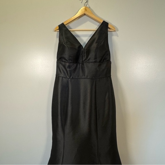 Sherri Hill Elegant Black Evening Gown, Prom dress, size 16, black - Picture 3 of 10